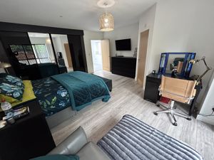 Photo 25- click for photo gallery